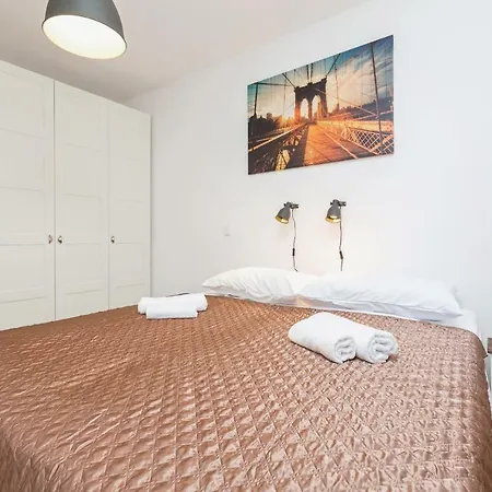 Blue Place W. Terrace Apartment *