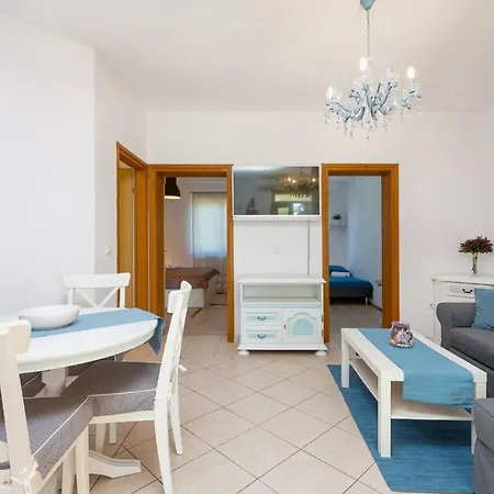 Blue Place W. Terrace *